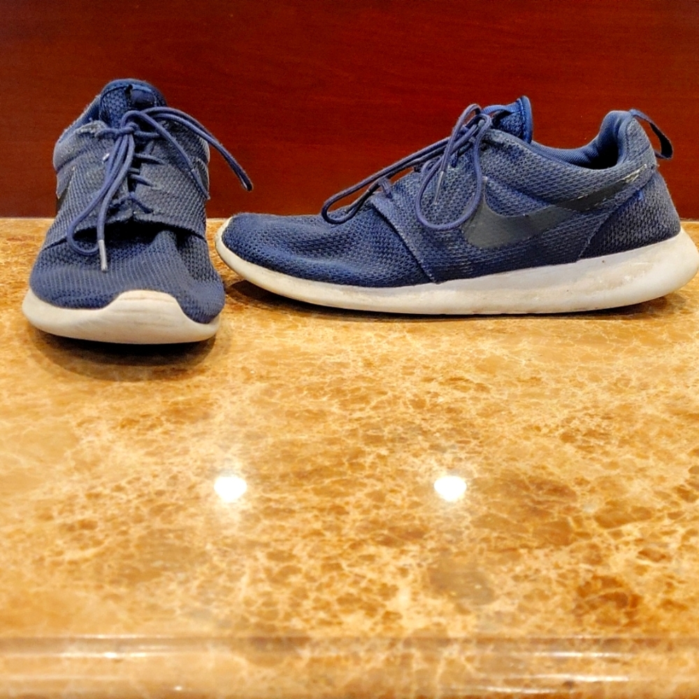 MEN'S NAVY BLUE NIKE SNEAKERS SIZE 10